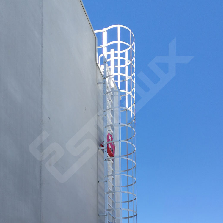 Escalera fija exterior para subidas verticales por fachadas