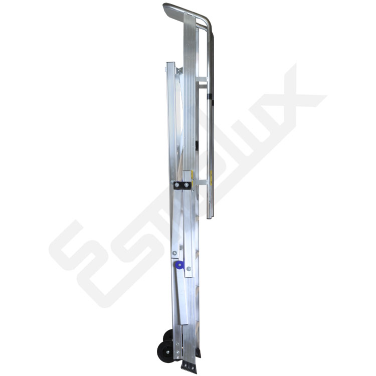 Visi�n lateral de la escalera SP plegada