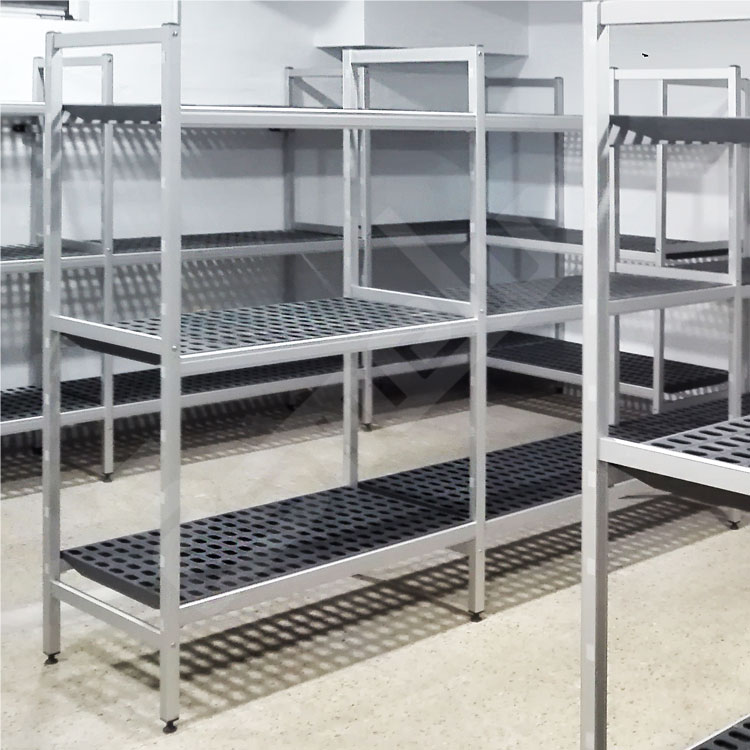 Ejemplo de instalaci�n en una c�mara de estanter�as Duralinox de 2 metros de altura