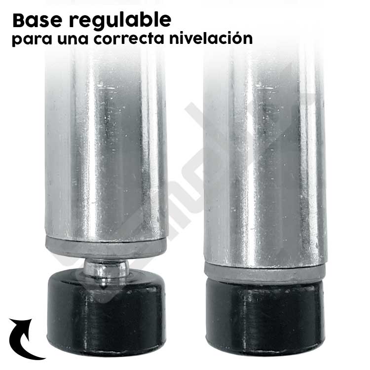 Detalle de patas regulables en acero cromado con base pl�stica niveladora para estanter�a