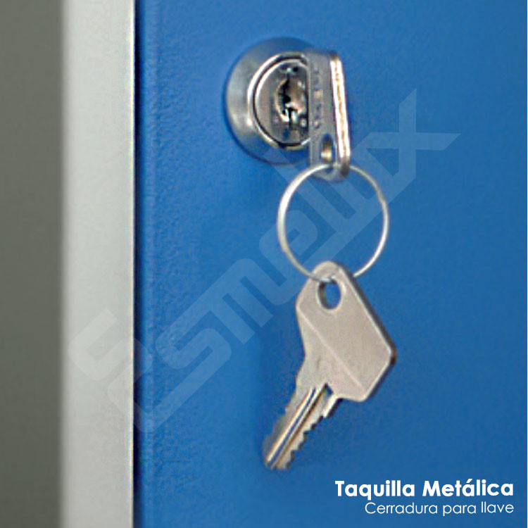 Cerradura de llave de una taquilla met�lica Megablok con puerta en azul