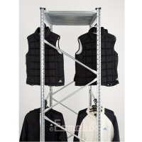 Estanter�a met�lica con 2 estantes y 4 colgadores para prendas de ropa y textiles