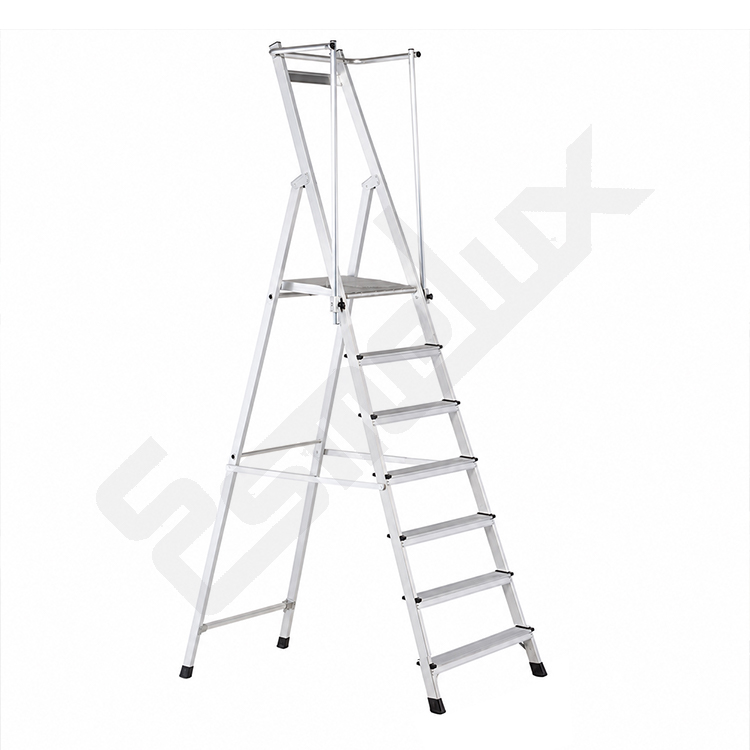 Escalera de tijera Z-Plus fabricada en aluminio con 7 pelda�os