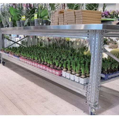 mesa de trabajo TS con ruedas y estantes en para jardiner�a