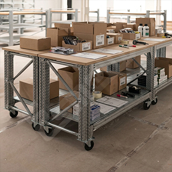 Mesa de trabajo TS con ruedas de 125  y estantes